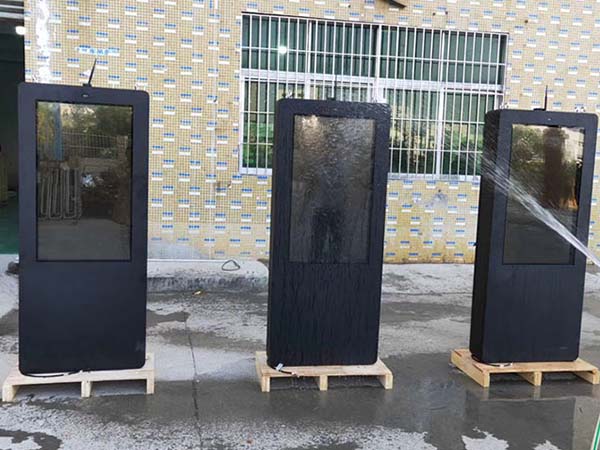 OUTDOOR ADVERTISING PLAYER