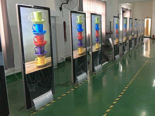 Free standing LCD SCREEN digital signage