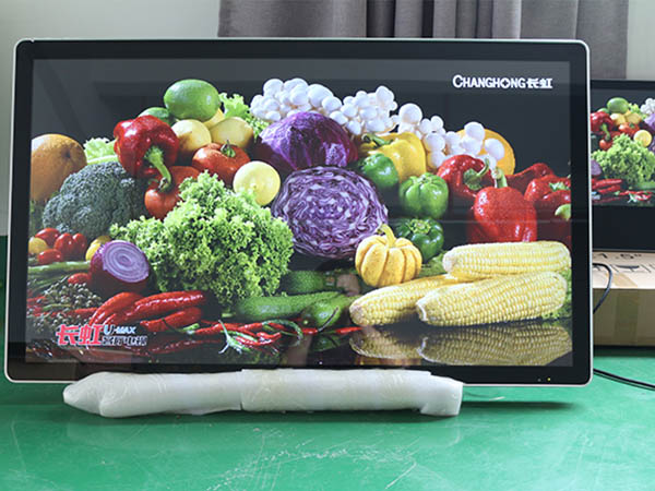 Wall mounted LCD digital signage from 10.1